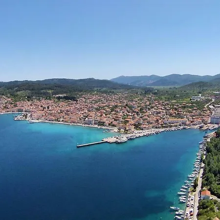 Pensión And By The Sea Vela Luka